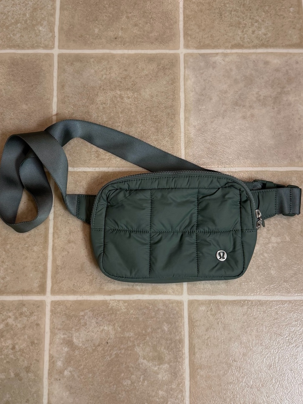 lululemon athletica dark olive quilted belt bag